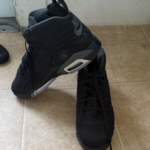 Nike boys  Black and Gray High-Top Sneakers air Jordan